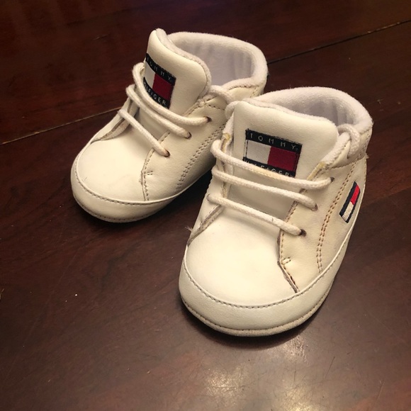tommy hilfiger baby boots